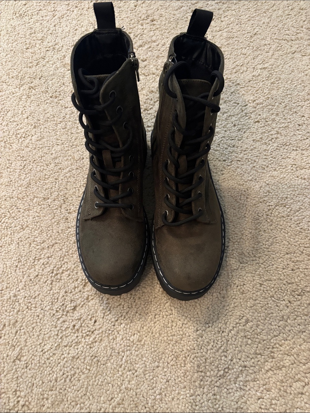 NWOT Sincerely Jules Olive Lace-Up Combat Boots with Side Zip